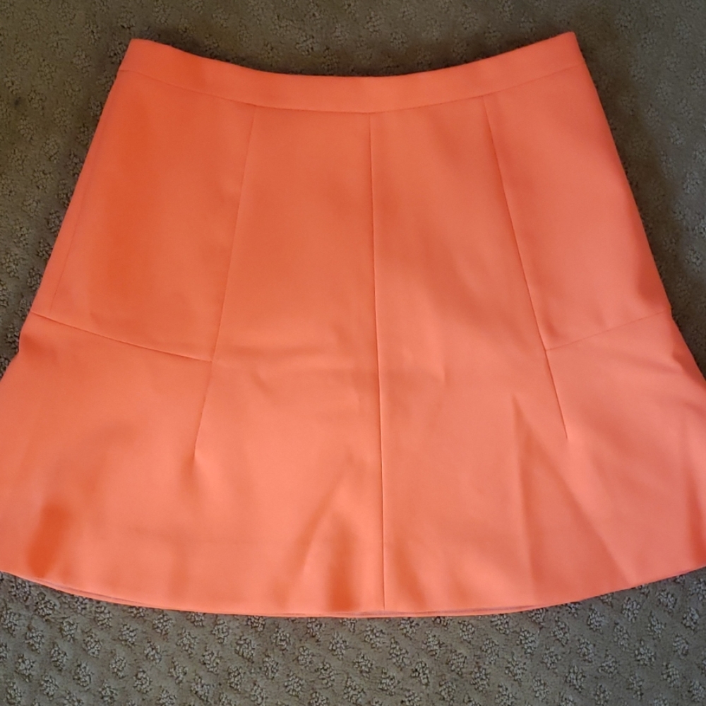 Super cute versatile skirt - Picture 2 of 3